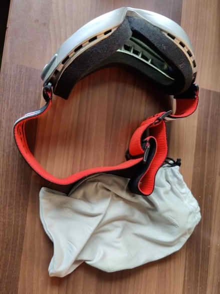 Photo of free Snow goggles and bag (Friern Barnet, N11) #2