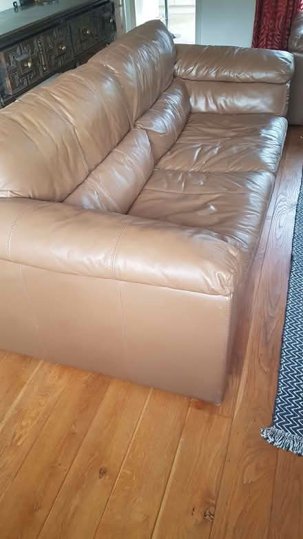 Photo of free 2 x sofas and single chair (Henley-on-Thames RG9) #1