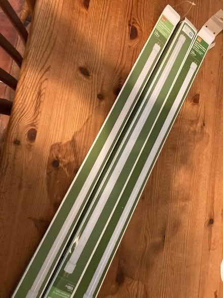 Photo of free 3 20w triphosphor fluorescent tubes 567mm (Clifton YO30) #1