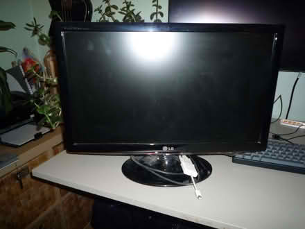 Photo of free LG Flat HD monitor (Haywards Heath RH16) #1