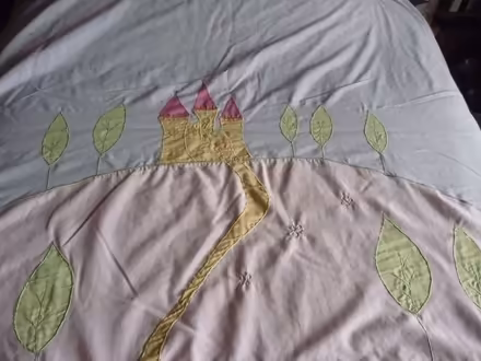 Photo of free Duvet Cover. (Lightpill GL5) #3