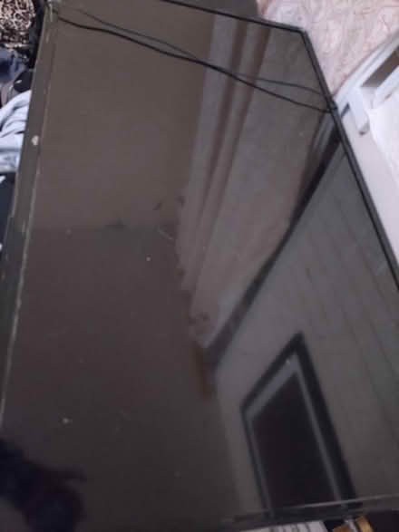 Photo of free Faulty 48" tv (CR0) #1