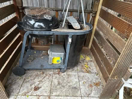 Photo of free Large bbq (Ub7 8pb) #1