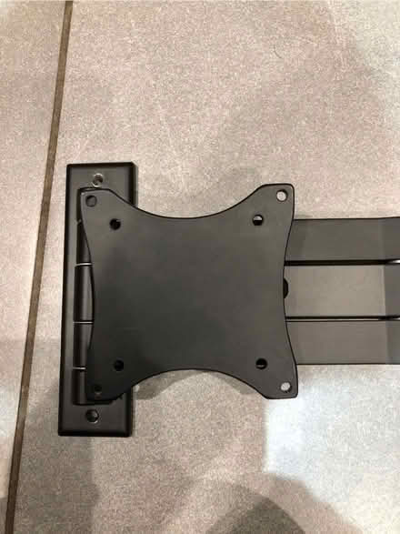 Photo of free TV bracket (Whitegrove RG42) #2