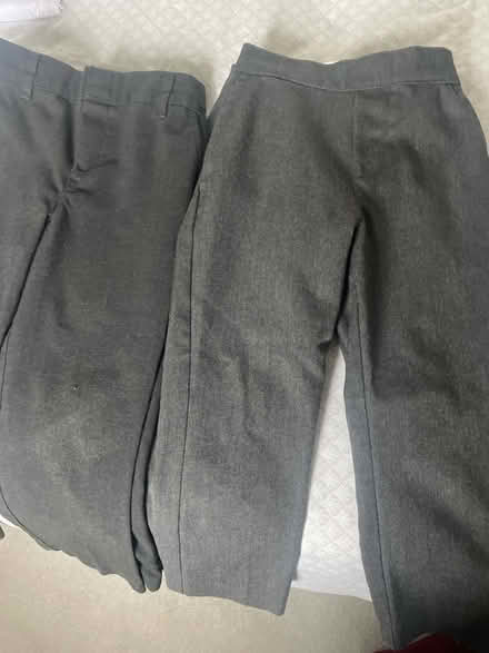 Photo of free School trousers age 3-4 & 4-5 (CM1 Beaulieu) #1