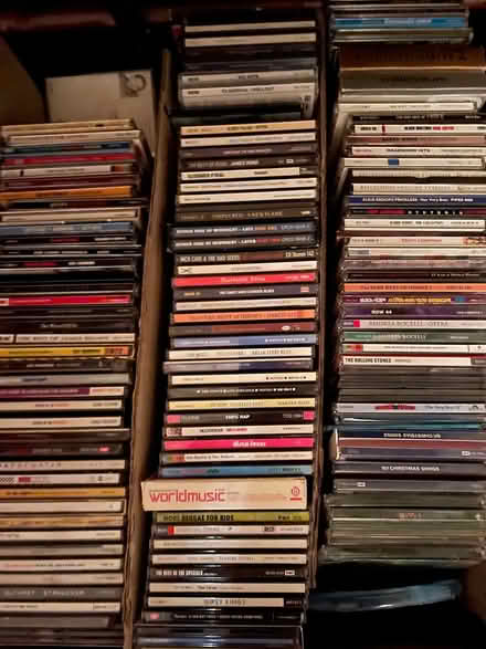 Photo of free CDs CDs 80s 90s O0s (Worthing BN11) #1