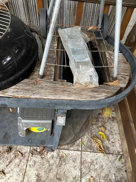 Photo of free Large bbq (Ub7 8pb) #3