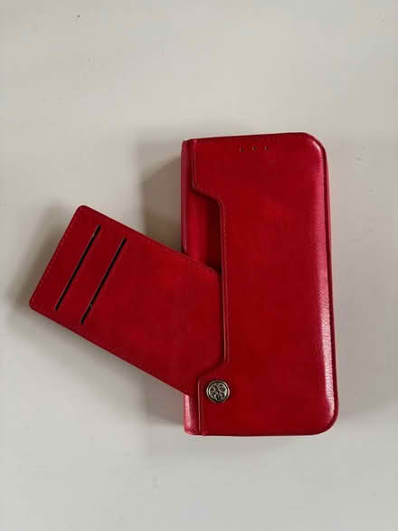 Photo of free iPhone 15 Plus wallet case (Horsham RH13) #2