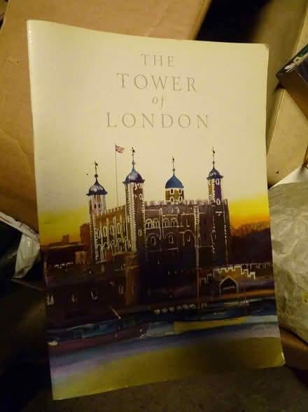 Photo of free Old guide book Tower of London (Upper Weston) #1