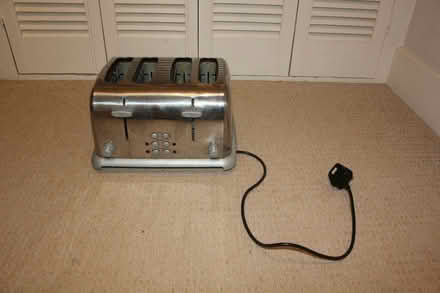 Photo of free 4 bay toaster (West Wickham BR4) #1