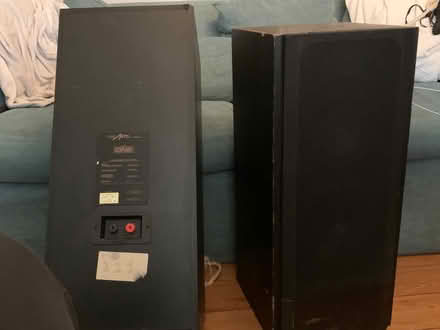 Photo of free A pair of speakers (Orpington/Chelsfield) #1