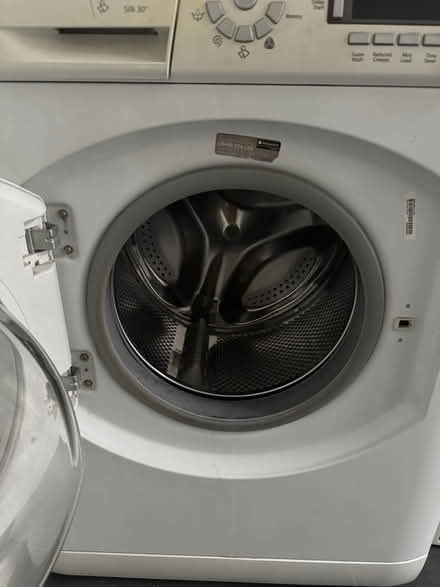 Photo of free Hotpoint washing machine working (Denham UB9) #2