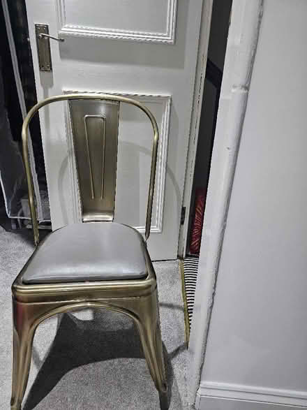 Photo of free chair (Greenwich SE10) #1