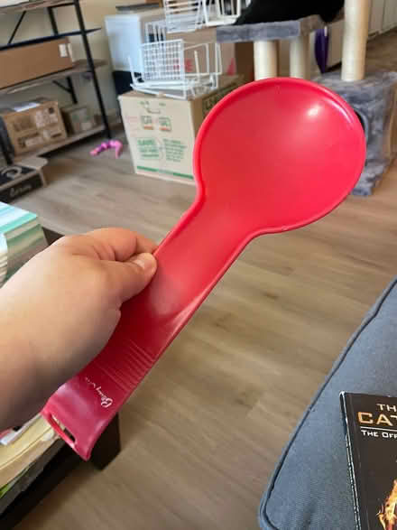 Photo of free Red spoon rest (02155) #1