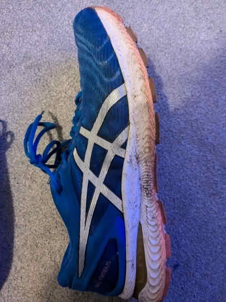 Photo of free ASICS trainers (Mile End E3) #2