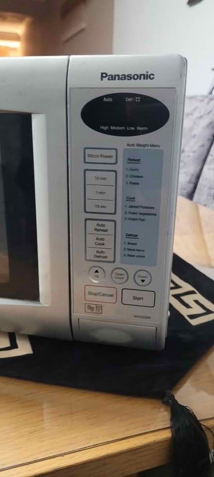 Photo of free Panasonic 800w microwave (Tw14 9rq) #2
