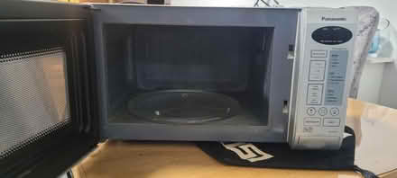 Photo of free Panasonic 800w microwave (Tw14 9rq) #3