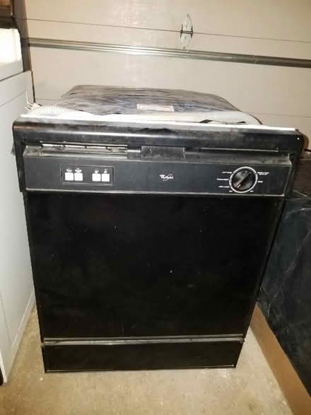 Photo of free Working dishwasher (Bolingbrook, near Menards) #1