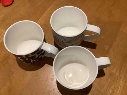 Photo of free Mugs (Fernhill GU17) #2