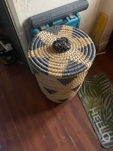 Photo of free Large laundry hamper/basket (guildford GU1) #1
