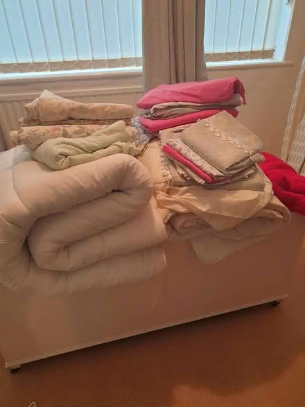 Photo of free Duvet and covers (Stonegate Road, LS64PQ) #1