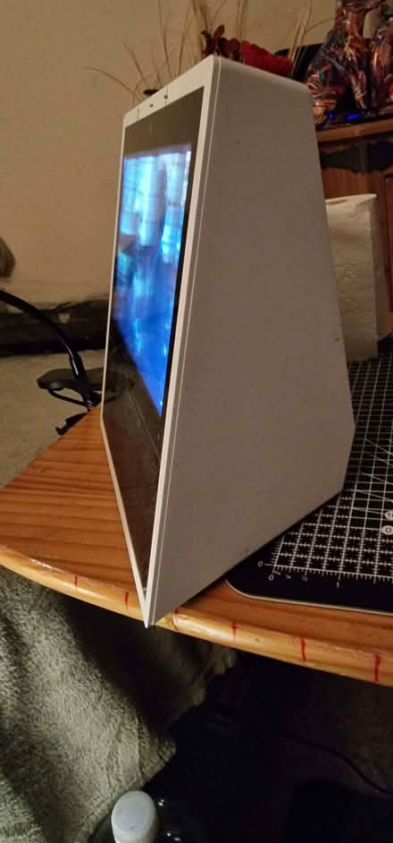 Photo of Amazon Echo Show, the old type, large-ish screen&speaker (Kirkby Stephen CA17) #1