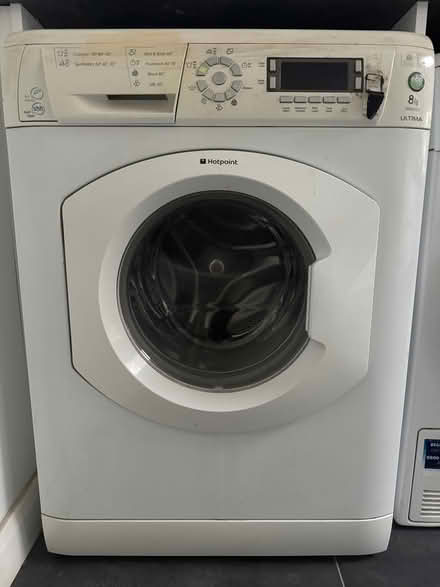 Photo of free Hotpoint washing machine working (Denham UB9) #1