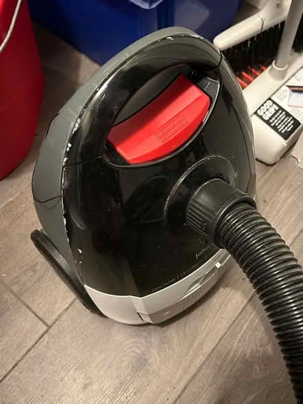 Photo of free Vacuum cleaner (NW10) #1