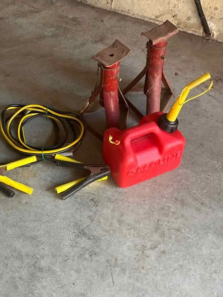 Photo of free 1 gal gas can, jumper cables stands (Glenn Dale, Md) #1