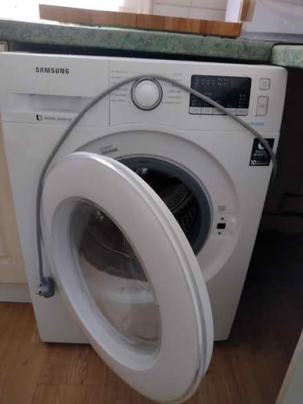 Photo of free Washing machine (East croydon) #1