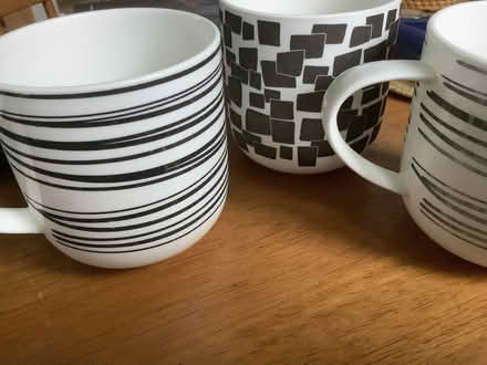 Photo of free Mugs (Fernhill GU17) #1