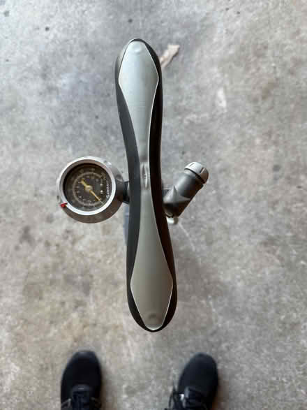Photo of free Giant tire/bicycle Pump (Terra Linda) #3