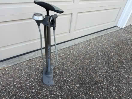 Photo of free Giant tire/bicycle Pump (Terra Linda) #1
