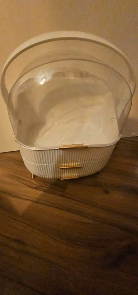 Photo of free Make up storage case (TQ14) #1