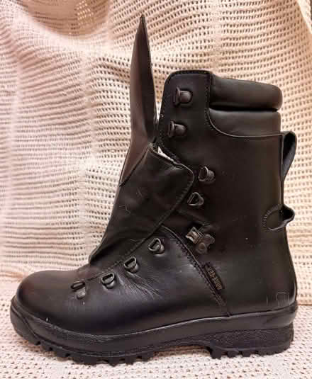 Photo of free Boots, Combat, High - Size 8 - NEW / NEVER WORN (Radbrook Green SY3) #1