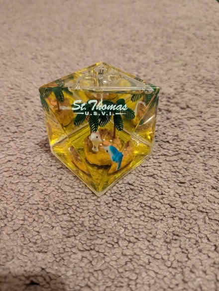 Photo of free St. Thomas paperweight (280/Winchester) #1