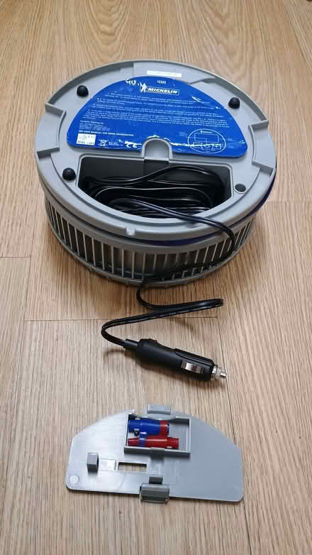 Photo of free Car/bike tyre inflator (Marishes YO17) #2