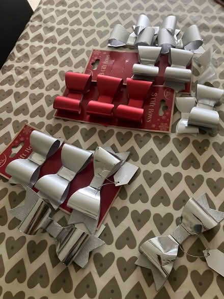 Photo of free Red and silver gift bows (Putnoe MK41) #1
