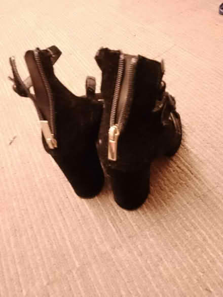 Photo of free Peep toes shoes SIZE 6 (New Cross SE14) #2