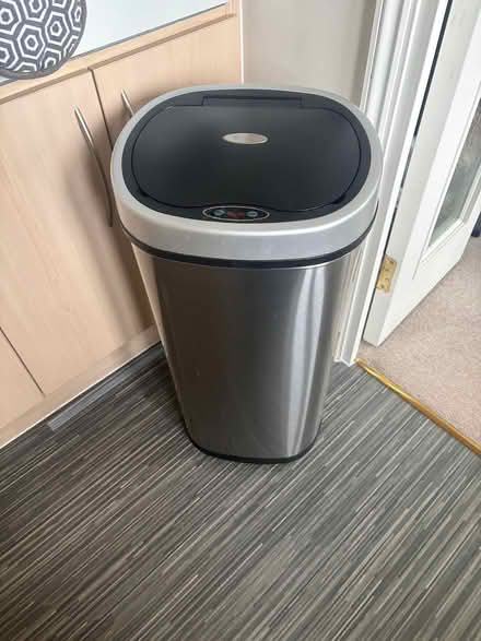 Photo of free Sensor bin. Fully working. Good condition. (Spalding PE11) #2