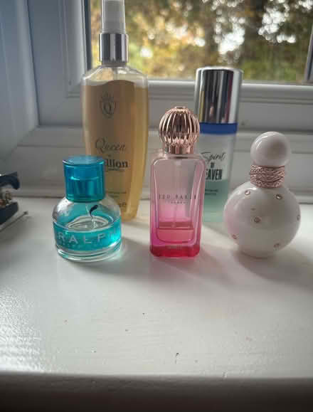 Photo of free Ladies perfume (ME5) #1