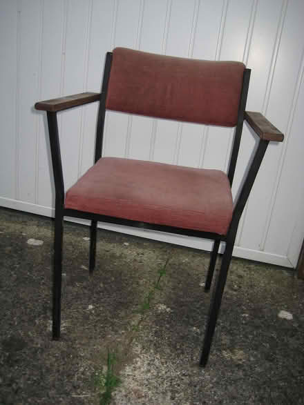 Photo of free Tubular steel framed chair. (Aldwick PO21) #2