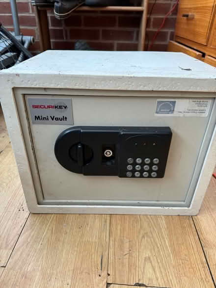 Photo of free Combination safe (GL4) #1
