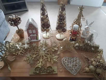 Photo of free Christmas decorations (Holmewood S42) #1
