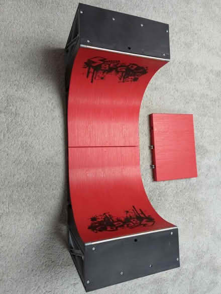 Photo of free Finger board half ramp (Kenpshott RG22) #1