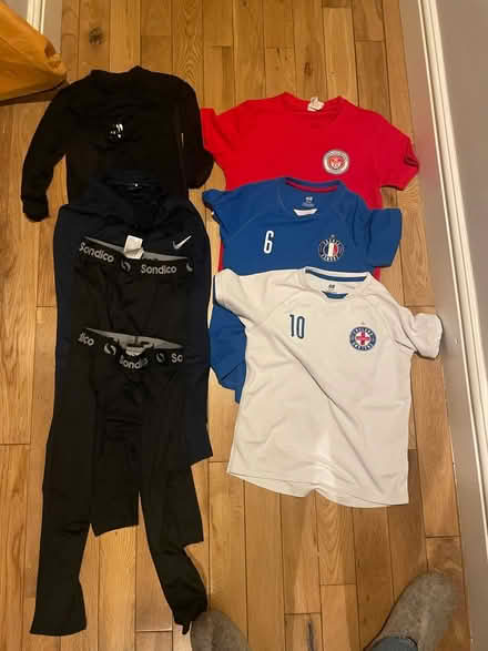 Photo of free Football tops and bottoms 8 years (E8) #1