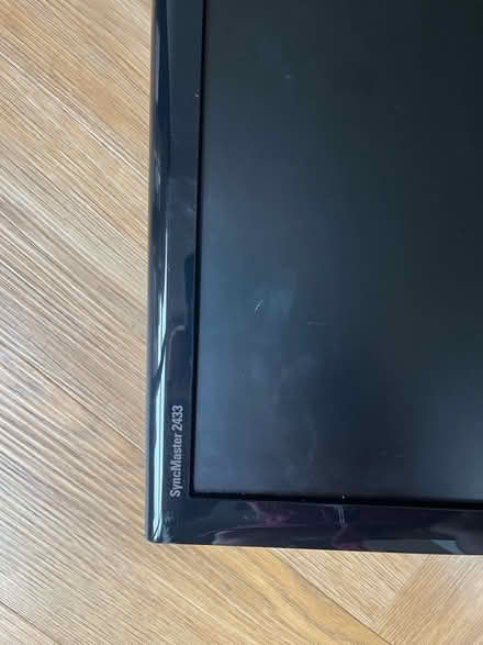 Photo of free Samsung computer monitor (working) (Crouch End / Stroud Green N8) #3