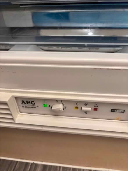 Photo of free Under counter integrated fridge and a freezer (Spalding PE11) #3