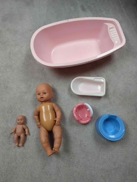 Photo of free Dolls and accessories (Kenpshott RG22) #1