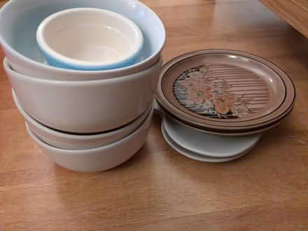 Photo of free Assorted plates and bowls (Hove BN3) #1